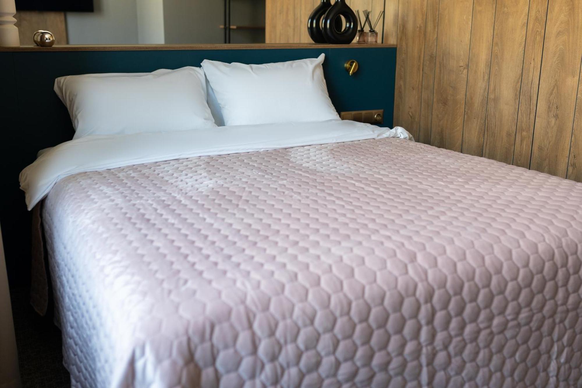 Four Sisters Luxury Rooms In Siauliai Bagian luar foto